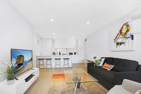 Heart Of St Kilda  Infinity Pool+Parking+WIFI - Accommodation Bookings 2
