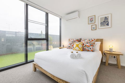 Of SouthbankLight Filled ApartmentHUGE Private Terrace With City ViewsParkingPoolGymWiFi - Accommodation Bookings 3