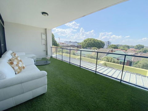A Cozy 2B2B Apartment Near Airport & Train Station - Accommodation Bookings 0