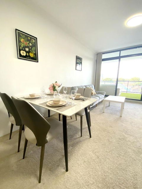 A Cozy 2B2B Apartment Near Airport & Train Station - Accommodation Bookings 1