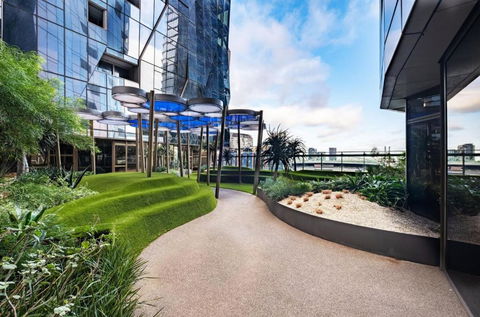A Lux 2BR Apt Next To Southern Cross City Views - Accommodation Bookings 2