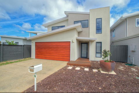 A Little Luxury In Town - Accommodation Bookings 0