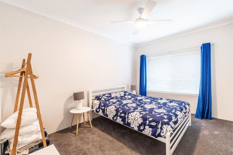 Adriana 4 Open Plan Living With Backyard - Accommodation Bookings 4