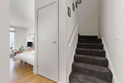 A 2BR Loft Near Melbourne Central FREE Parking - Accommodation Bookings 3