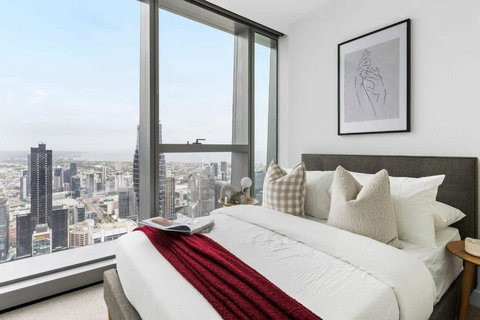A Chic 2BR Apt With Panoramic Views FREE Parking - Accommodation Bookings 2
