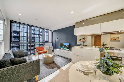 A Comfy 2BR Apt Near Crown & Southern Cross - Accommodation Bookings 0