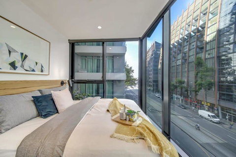 A Comfy 2BR Apt Near Crown & Southern Cross - Accommodation Bookings 1