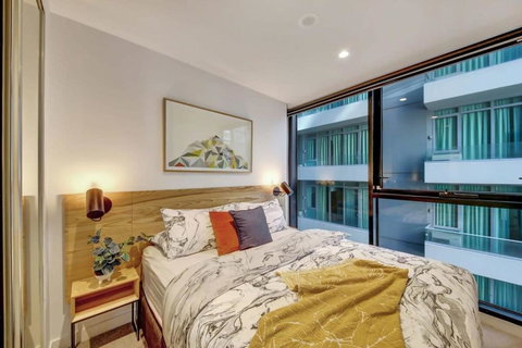 A Comfy 2BR Apt Near Crown & Southern Cross - Accommodation Bookings 3