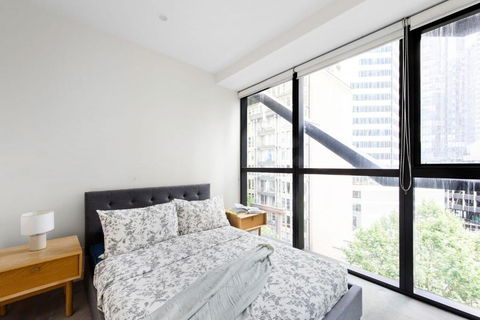A Comfy 2BR Apt Next To QV & Melbourne Central - Accommodation Bookings 1