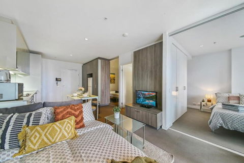 A Comfy & Stylish 2BR Apt Near Southern Cross - Accommodation Bookings 0