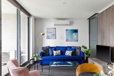 A Cozy 2BR Apt Next To Southern Cross FREE Parking - Accommodation Bookings 1