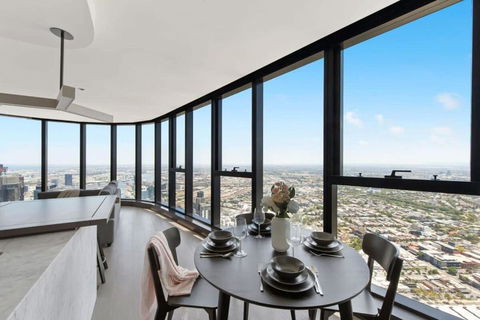 A Cozy 3BR Apt With Panoramic Views FREE Parking - Accommodation Bookings 2