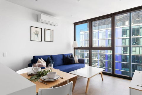 A Cozy & Comfy 2BR Apt Up In The Clouds Near CBD - Accommodation Bookings 3