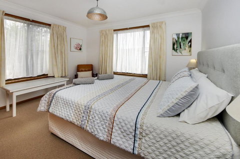 A Little Getaway - 17 Lawson St SWR - Accommodation Bookings 2