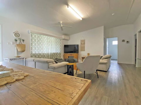 A LITTLE GREY SHACK - Accommodation Bookings 1