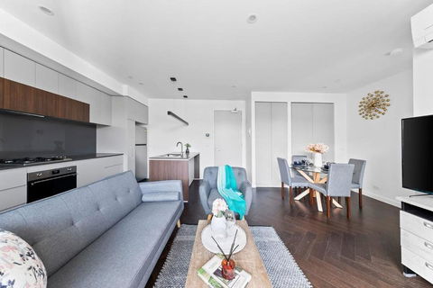 A Lux 2BR Apt Near South Melbourne Market - Accommodation Bookings 1