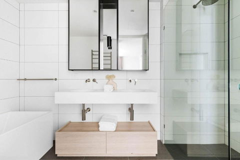 A Lux 3BR Townhouse In South Yarra FREE Parking - Accommodation Bookings 3