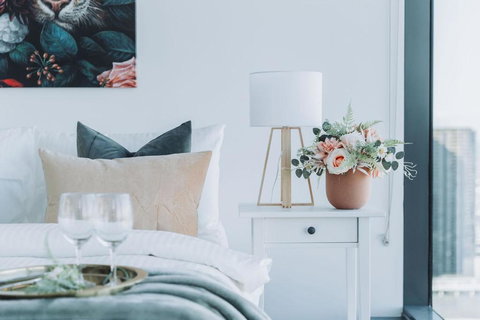 A Modern 2BR Apt With Harbour Views FREE Parking - Accommodation Bookings 2