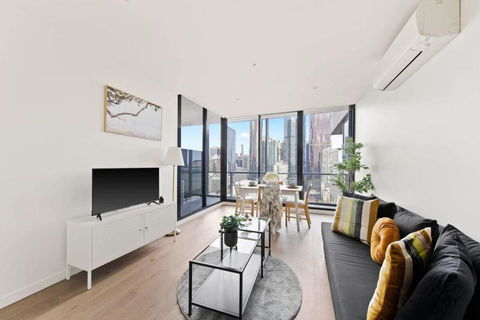 A Modern Apt Near Southern Cross With City Views - Accommodation Bookings 1