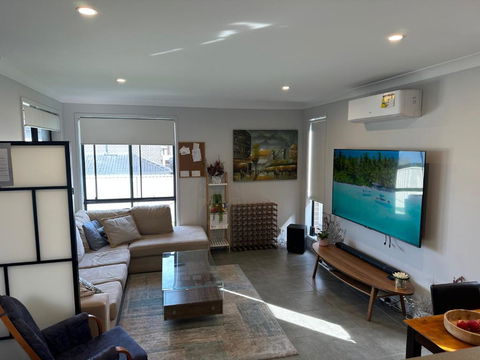 A Private Ensuite With AC And TV - Accommodation Bookings 2