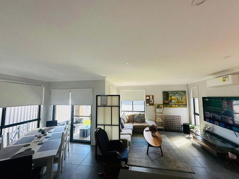 A Private Ensuite With AC And TV - Accommodation Bookings 0