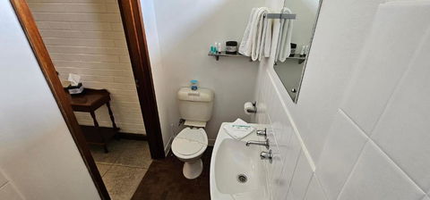 A Railway Lodge - Accommodation Bookings 2