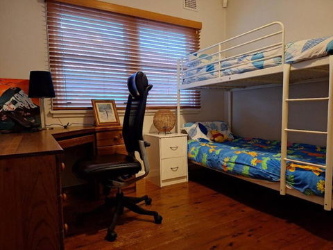 A Rosy House In Roselands - Accommodation Bookings 2