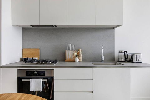 A Sky-high Metropolis Retreat Near The CBD - Accommodation Bookings 3