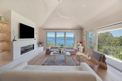 A Slice Of Paradise, Newly Transformed Avalon House With Breathtaking Views - Accommodation Bookings 2