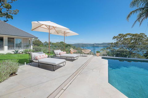A Slice Of Paradise, Newly Transformed Avalon House With Breathtaking Views - Accommodation Bookings 0