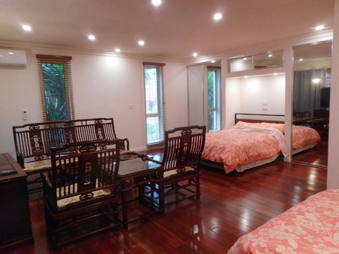 A Spacious Holiday Suite - Accommodation Bookings 4