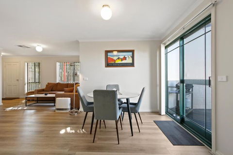 A Stones Throw - Accommodation Bookings 3