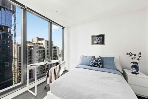 A Stylish 2BR Apt Next To Southern Cross With City Views - Accommodation Bookings 0