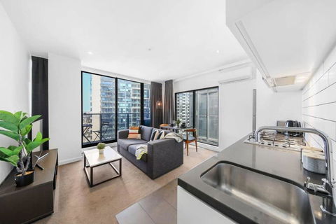 A Stylish 2BR Apt With City Views In Southbank - Accommodation Bookings 1