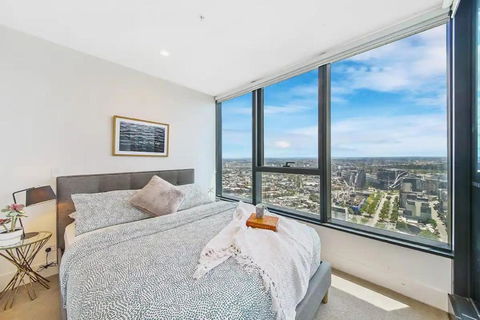 A Stylish & Modern 2BR Apartment Fantastic Views - Accommodation Bookings 0
