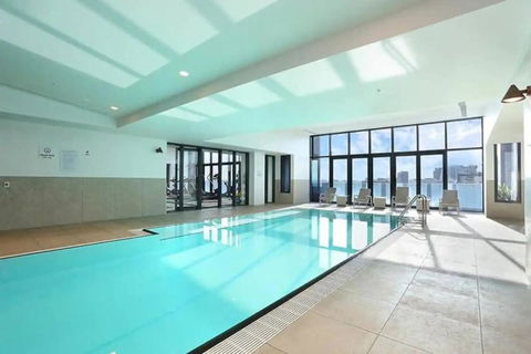 A Stylish & Modern 2BR Apartment Fantastic Views - Accommodation Bookings 2