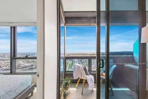A Stylish & Modern 2BR Apartment Fantastic Views - Accommodation Bookings 3