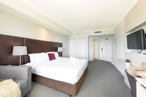 A Waterview Oasis On The Esplanade With Pool - Accommodation Bookings 1