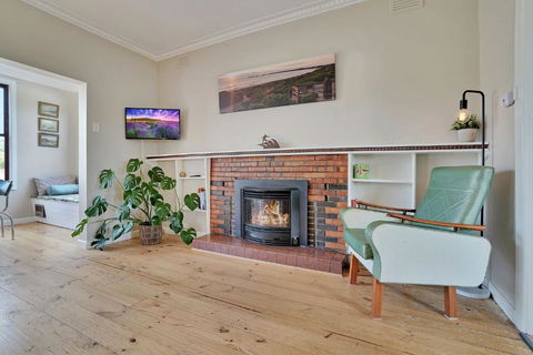 A Wave From It All - Accommodation Bookings 3