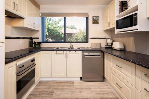 Aalen Lakeview Suite - Accommodation Bookings 3