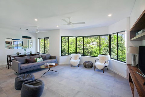 Aarons Luxury Retreat - Accommodation Bookings 4