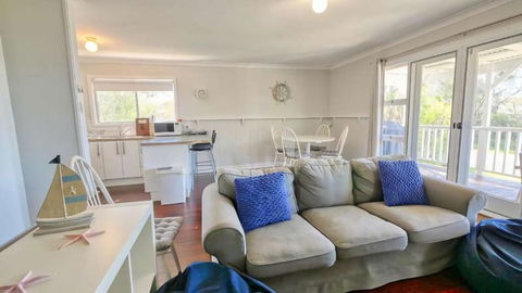 Abbey Beachviews With WiFi - Accommodation Bookings 3