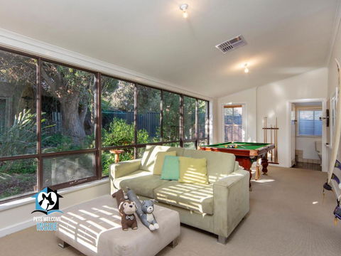Absolute Beachfront 3BR 2BA Home W/ Beach Track - Accommodation Bookings 3