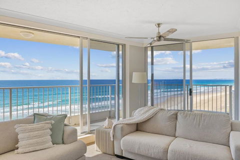 Absolute Beachfront Apartment - Accommodation Bookings 0
