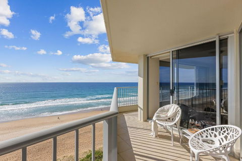 Absolute Beachfront Apartment - Accommodation Bookings 1