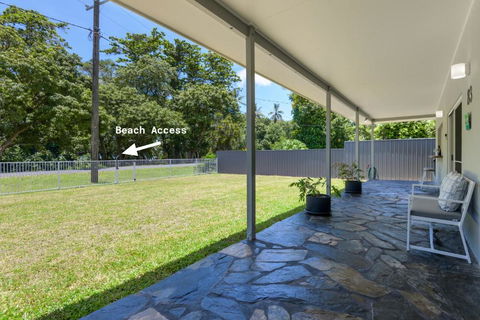 Absolute Beachfront Family Home - Cooya - Accommodation Bookings 2