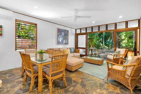 Absolute Beachfront, Heart Of Port Douglas - 24 S - Accommodation Bookings 0
