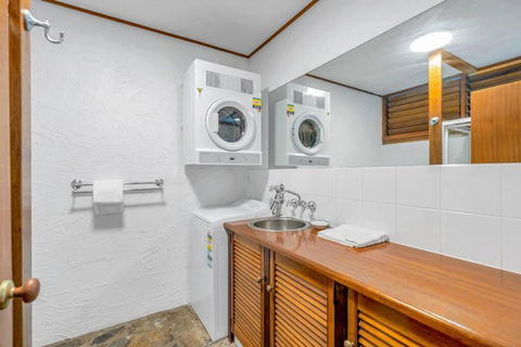 Absolute Beachfront, Heart Of Port Douglas - 24 S - Accommodation Bookings 4
