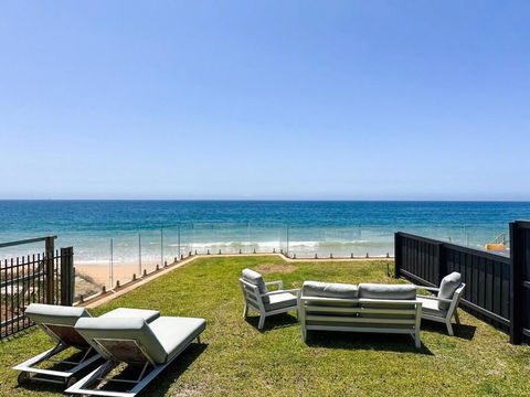 Absolute Beachfront Luxury In Narrabeen - Accommodation Bookings 0