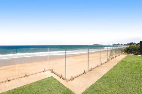 Absolute Beachfront Luxury In Narrabeen - Accommodation Bookings 1